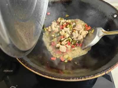 鶏肉と高菜のピクルス炒めの作り方：7