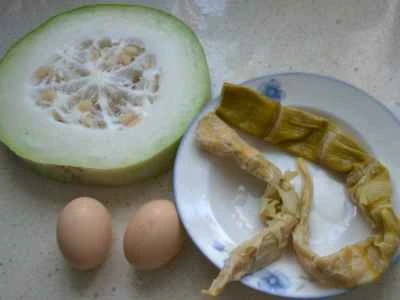 冬瓜と卵とたけのこの煮物を作る手順：1