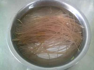 卵餃子、チンゲン菜、サツマイモ麺の作り方：2