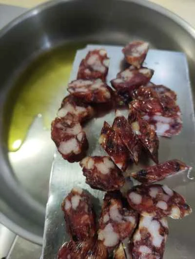 中華ソーセージとキノコの炒め物の作り方：4