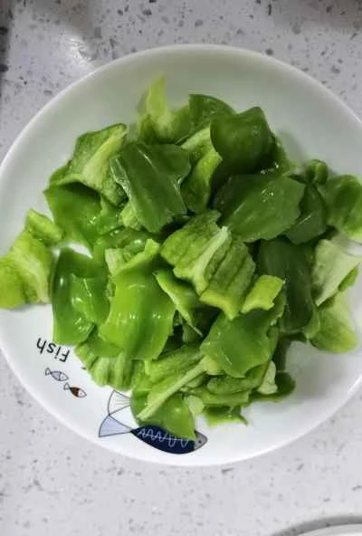 薄皮ピーマンを使った豚バラ肉の塩漬けの作り方：2