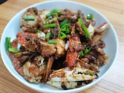 小さな赤いカニの煮込みのレシピ