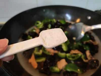 きくらげ、ピーマン、豚肉の炒め物の作り方：8