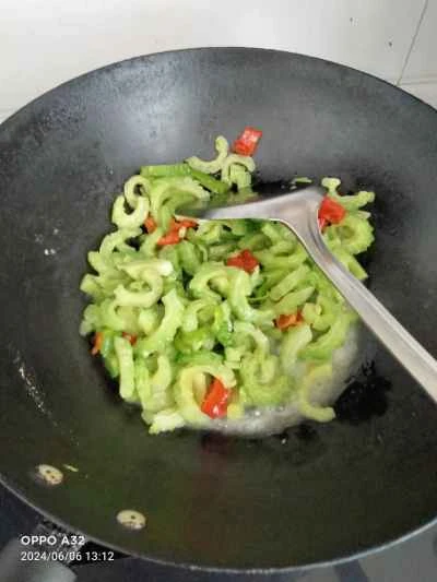 ゴーヤと唐辛子の炒め物の作り方：9