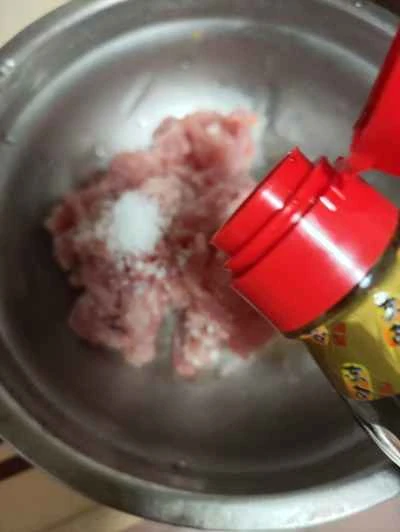 セロリと細切り豚肉の炒め物の作り方：3