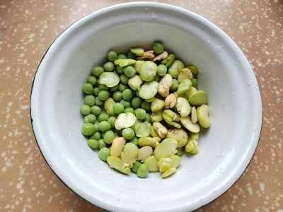 たけのことそら豆と高菜の漬物の炒め物の作り方：2