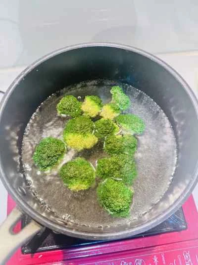 生姜とネギ入り細切りチキンの作り方：3