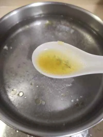 チンゲン菜と混ぜたゴマソースの作り方:2