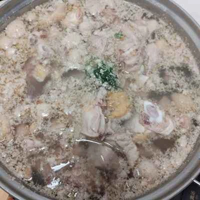 澄ましスープの鶏鍋の作り方：2