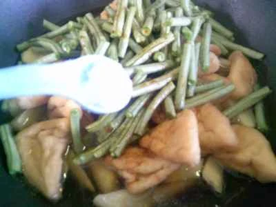 フライドポテトと豆の三角形を作る手順：8