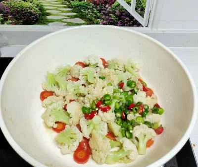 カリフラワーとニンジンのスライス炒めの作り方：8