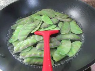 鶏もも肉とインゲンの炒め物の作り方：7