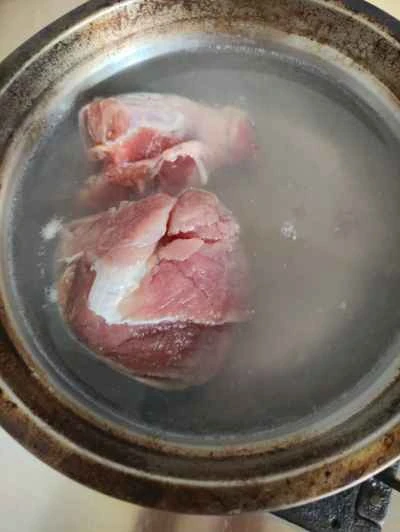 グリーンオリーブ入り豚すね肉の煮込みの作り方:3
