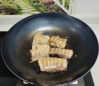 フライパンで焼いたリボンフィッシュのレシピ手順：4