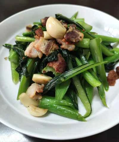 豚肉の皮と白菜の炒め物のレシピ