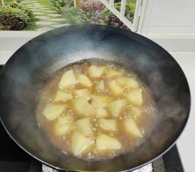 ジャガイモとトマトの煮込み牛肉の作り方:3