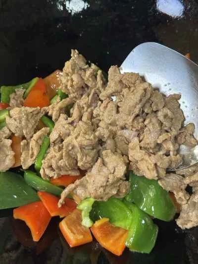 黒胡椒と薄切り肉で炒めたピーマンの作り方：9