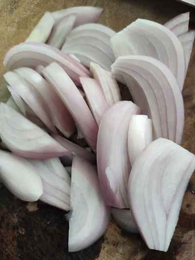 ナス、オクラ、玉ねぎの炒め物の作り方：2