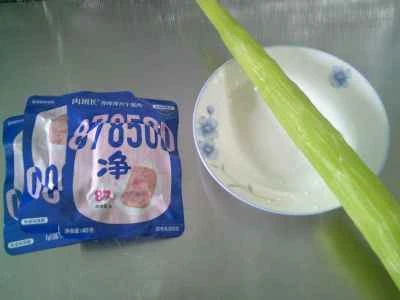 ランチョンミートとレタスの炒め物の作り方:1