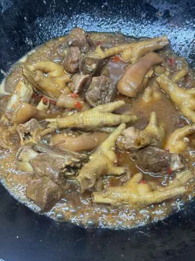 豚足と鶏足の煮込み（大きな手で小さな手を握る）レシピステップ：23