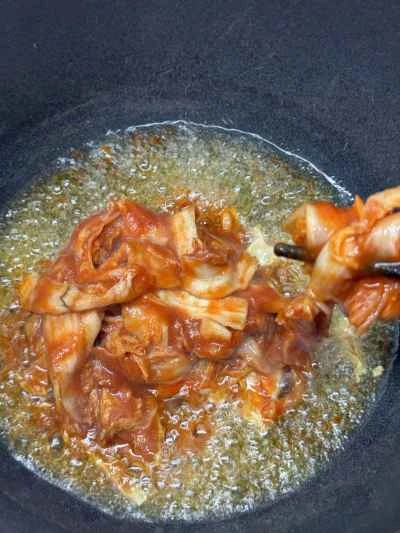 キムチ、豆腐、エビの鍋の作り方：3