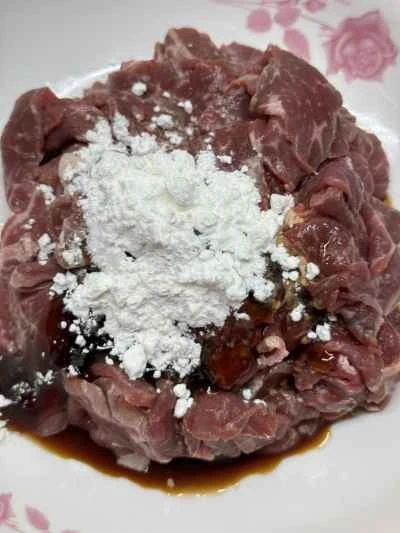 牛肉とニンジンの炒め物の作り方：2