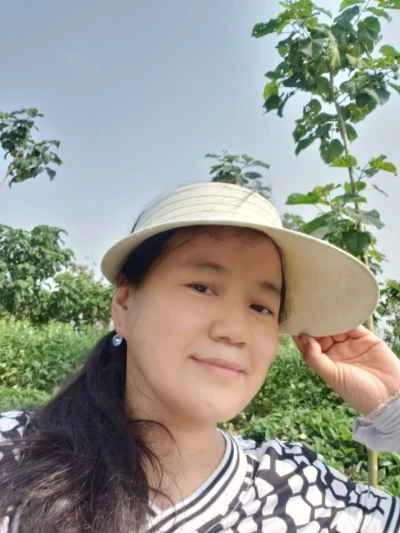 サツマイモの葉と赤唐辛子の炒め物の作り方：1