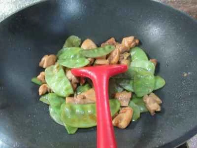 鶏もも肉とインゲンの炒め物の作り方：12