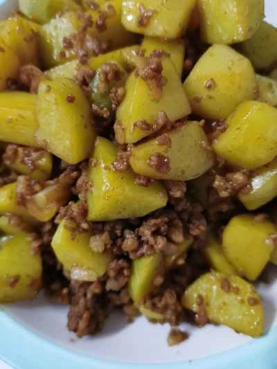 ひき肉入り煮込みジャガイモのレシピ