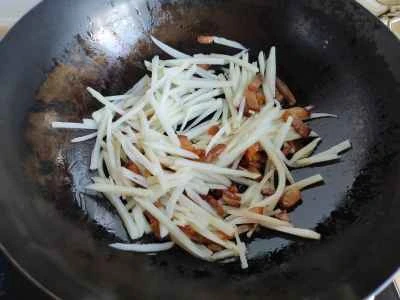 レンコンと豚肉の煮込み炒めの作り方：5