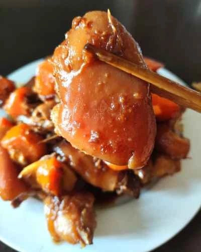 ニンジン入り豚足の煮込みの作り方：7