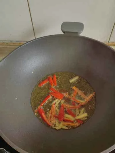 牛肉とピーマンの炒め物の作り方：7