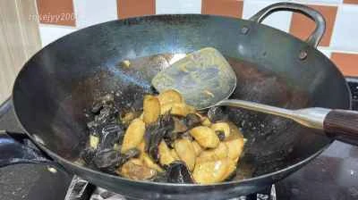 エリンギとキクラゲの煮込みの作り方：6