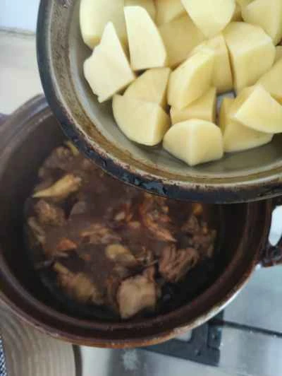 鶏肉とジャガイモの煮込みの作り方：7