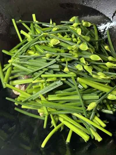 干しイカとニラの花の炒め物の作り方：7