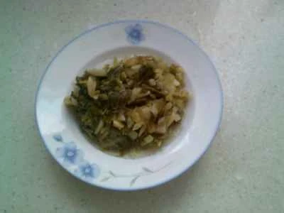 こんにゃくの結び目と白菜の漬物とエビの炒め物の作り方：2