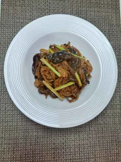 カンゾウ、キクラゲ、豚肉の炒め物の作り方：12