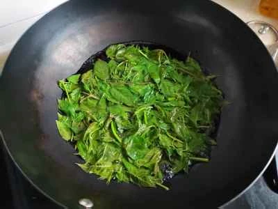 トゥーンリーフを使ったスクランブルエッグの作り方:2