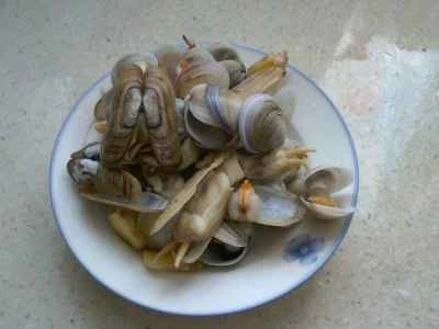 2種類の新鮮な材料を使ったセロリ炒めの作り方：8