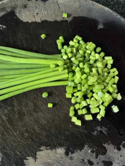 ニンニクの芽、乾燥豆腐、ひき肉の炒め物の作り方：5