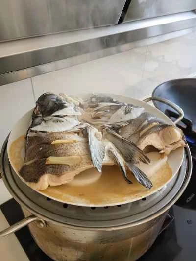 刻んだ唐辛子入り蒸し魚頭餅の作り方：3