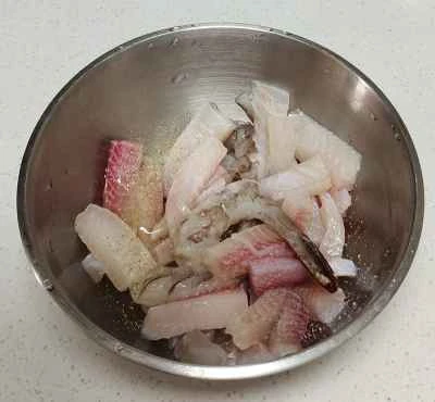 エビ団子と魚の切り身を作る手順：5