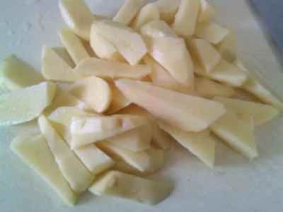 フライドポテトと豆の三角形を作る手順：4