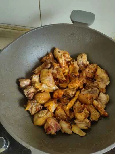 鶏肉とジャガイモの煮込みの作り方：6