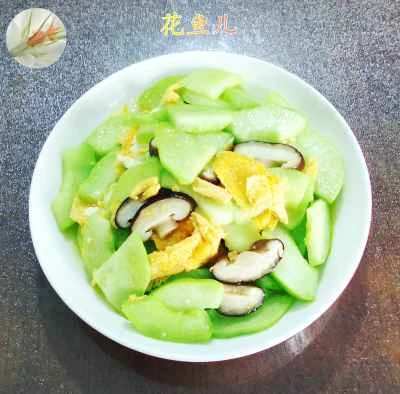 きのこ、卵、きゅうりの炒め物のレシピ