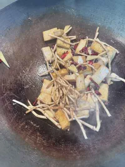 魚心草入り豆腐炒めの作り方：4