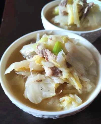 手千切りキャベツと豚肉のスープの作り方：8