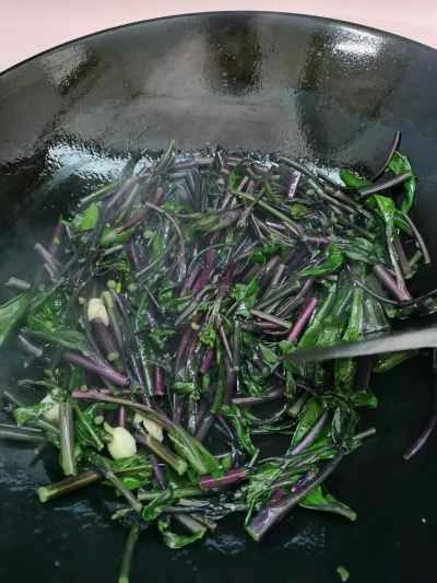 ニンニク入り赤カラシナ炒めの作り方：5