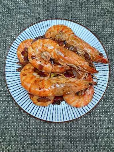 バターで揚げたエビの作り方:8