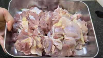 レモン風味の鶏肉のソテーの作り方：2